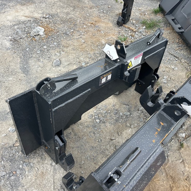 #81 • SKID STEER TO 3PT QUICK HITCH ADAPTER