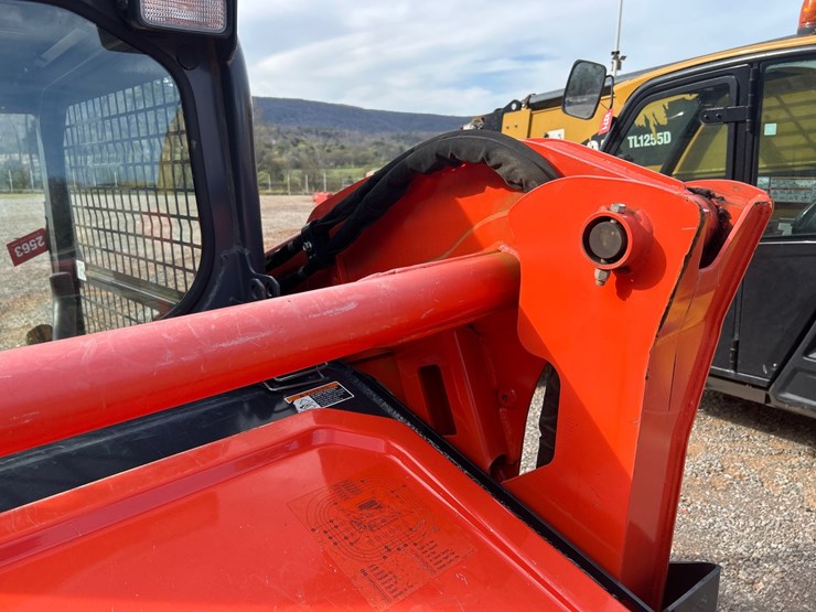 2023-kubota-svl65-2-image-30