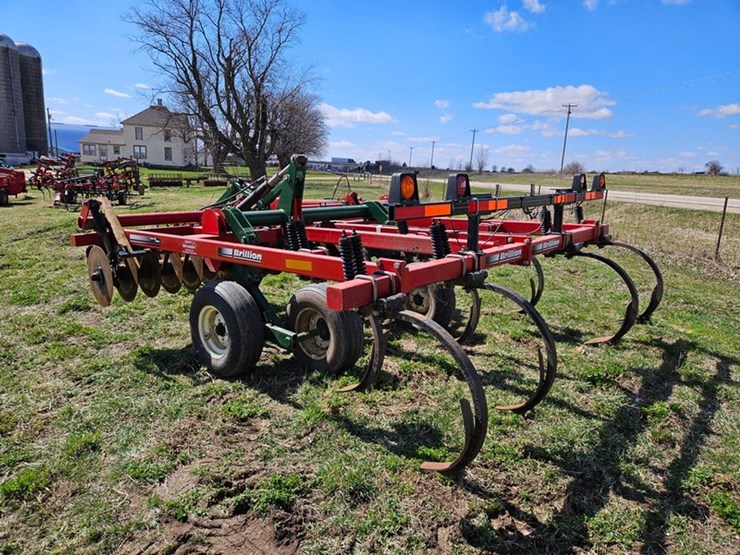 #515-•-brillion-sb-91-9-shank-chisel-plow-image-3