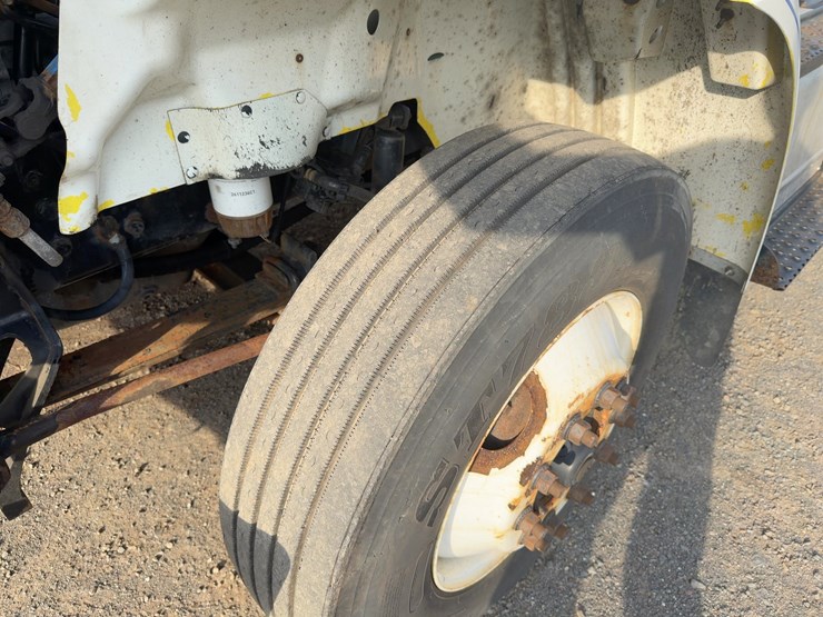 2015-international-8600-image-10