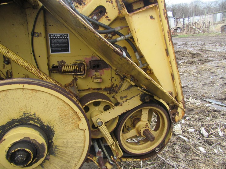 new-holland-tr96-image-23