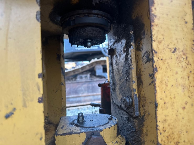 caterpillar-cp-563c-image-18