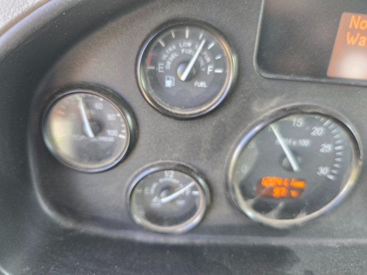 2017-peterbilt-348-image-113