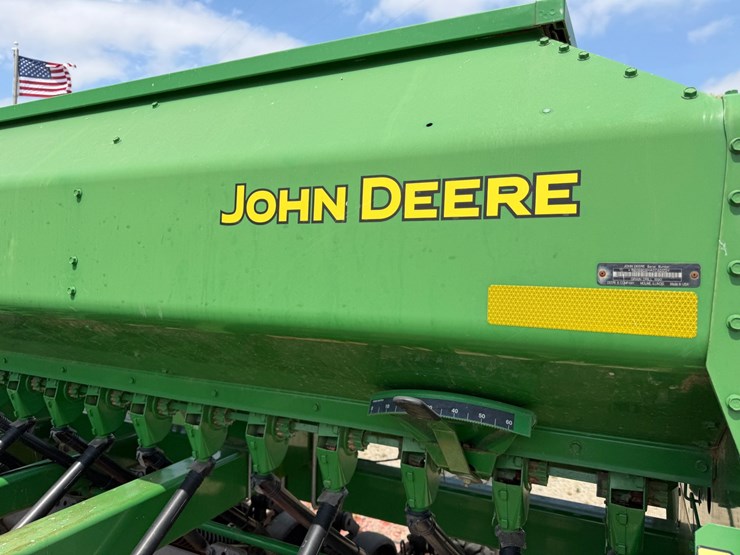 john-deere-1590-image-38