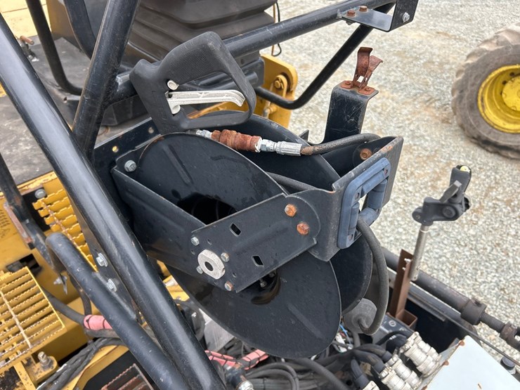 caterpillar-ap-600d-image-54