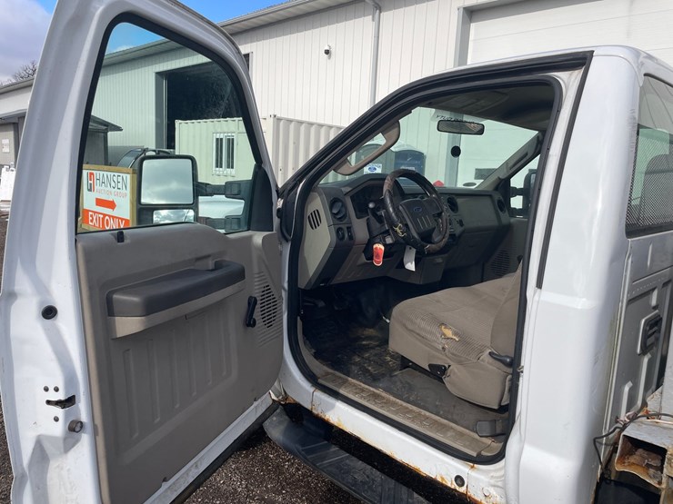 2010-ford-f250-xl-image-26