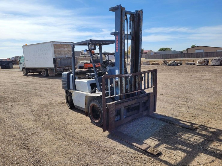 komatsu-forklift-image-2
