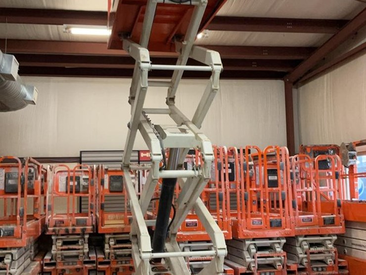 #421-•-2018-snorkel-19'-scissor-lift-image-20