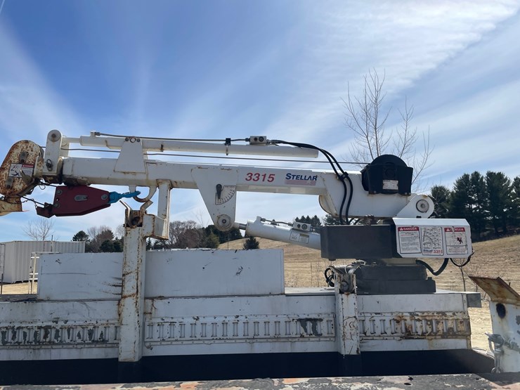 2011-ford-f550-image-81