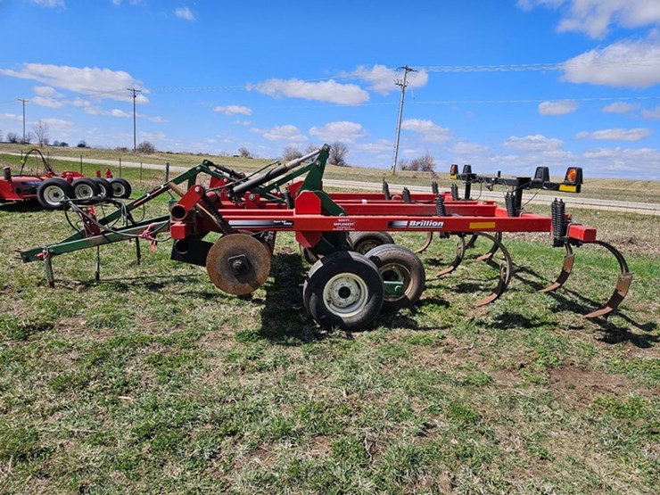 #515-•-brillion-sb-91-9-shank-chisel-plow-image-2