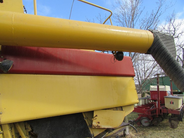 new-holland-tr96-image-16