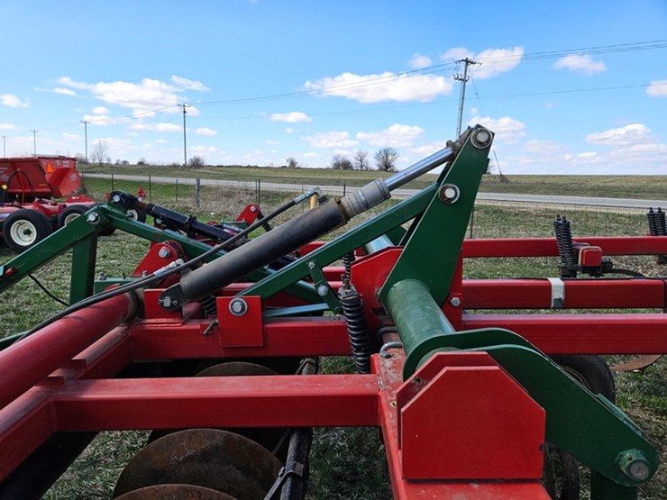 #515-•-brillion-sb-91-9-shank-chisel-plow-image-28