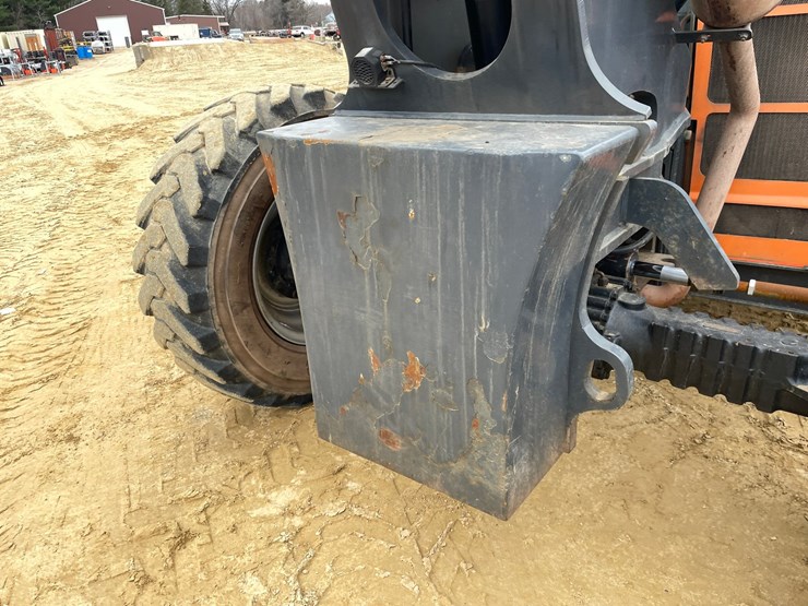 2012-jlg-g6-42a-image-20