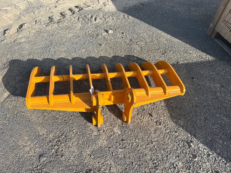 caterpillar-303-image-3