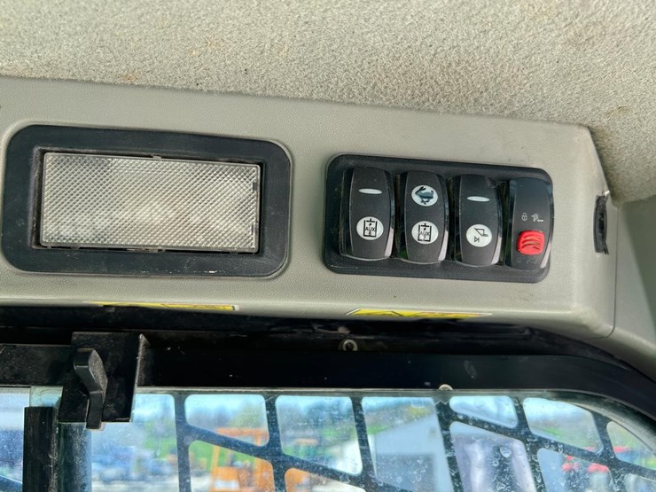 caterpillar-259d-image-28