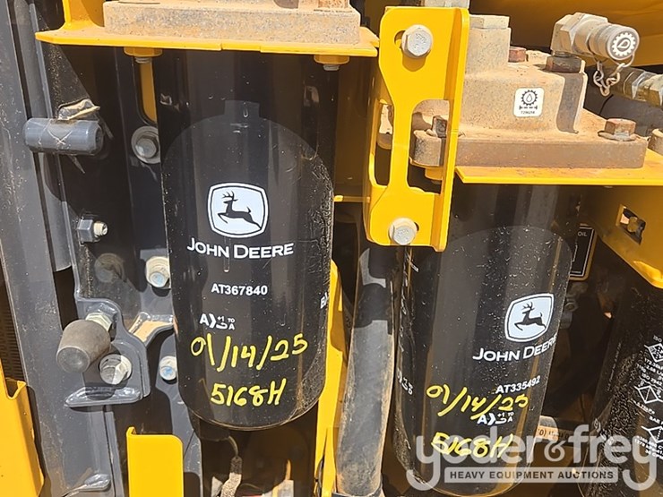 2019-deere-670g-image-85