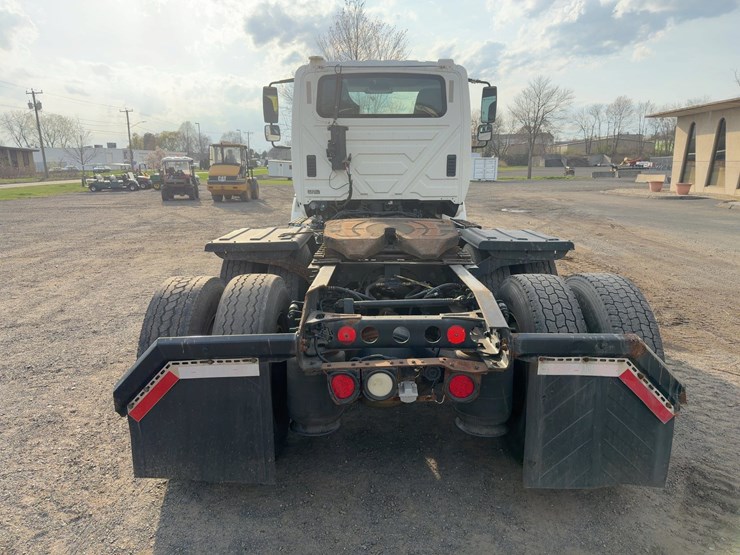 2015-international-8600-image-4