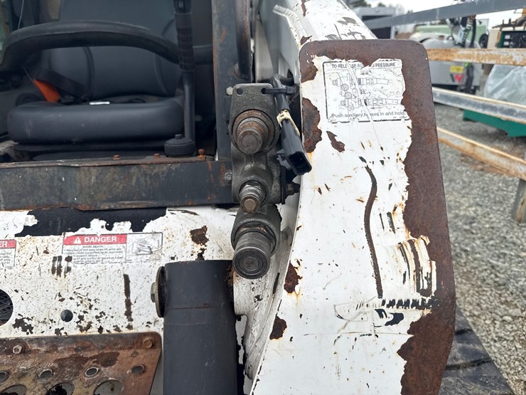 bobcat-t300-image-13