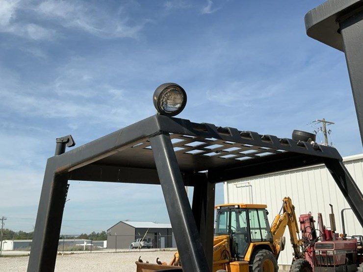 1976-caterpillar-v80c-image-27