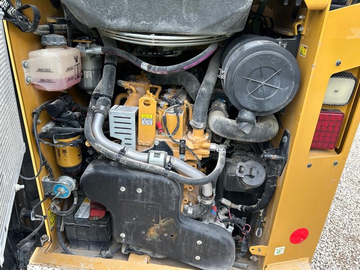 2023-caterpillar-259d3-image-16