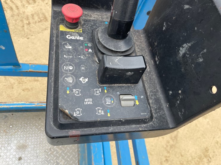 #7514-•-(s-2)-2012-genie-3369-rough-terrain-scissor-lift-image-43