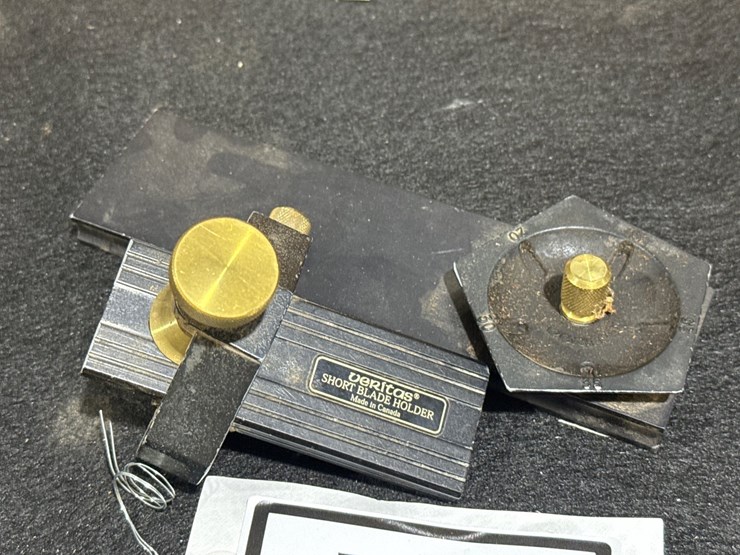 #712-•-short-blade-holder-image-3