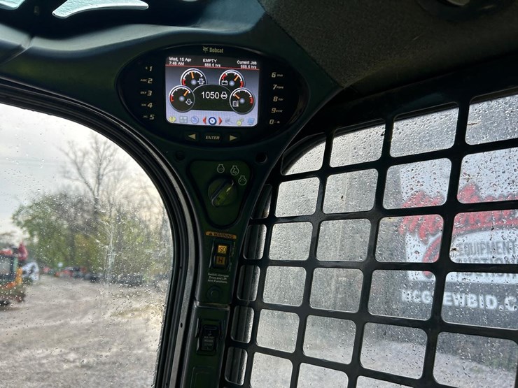 2017-bobcat-t770-image-23