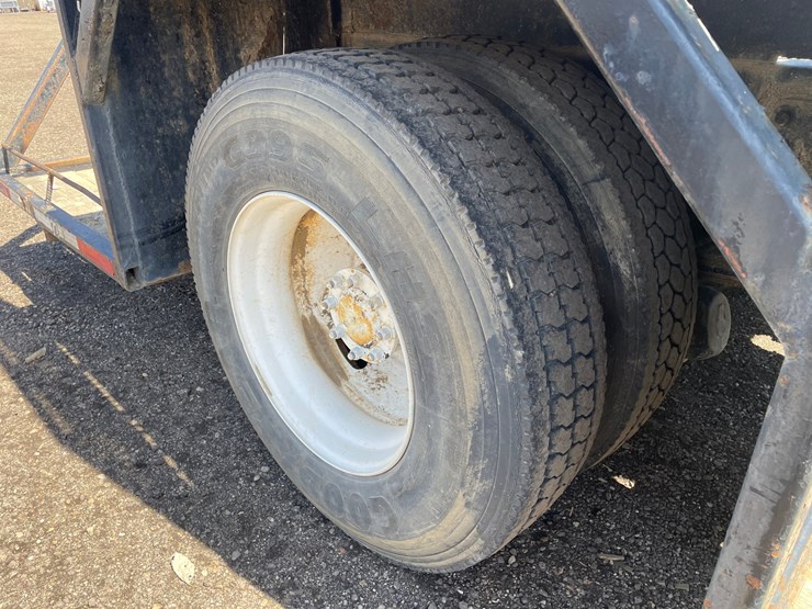 1995-peterbilt-330-image-20