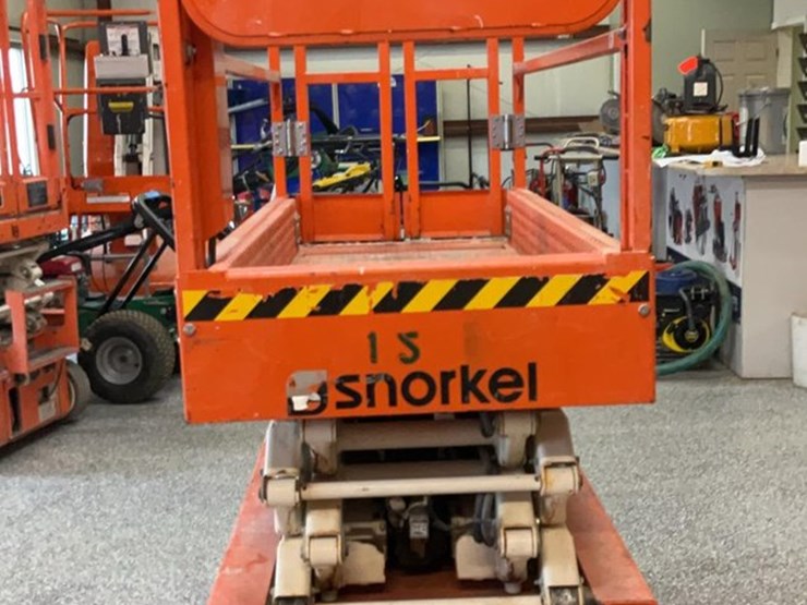 #421-•-2018-snorkel-19'-scissor-lift-image-3