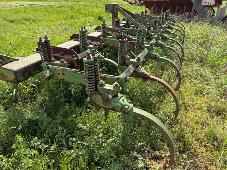 #45300-•-16'-chisel-plow-image-5