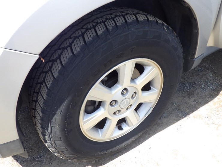 2010-mazda-tribute-image-13