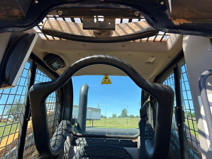 2022-case-tv450b-image-14