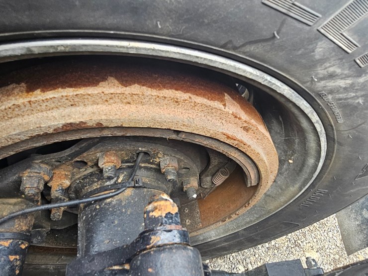 2012-peterbilt-384-image-106