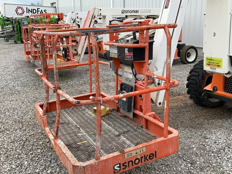 #302-•-2019-snorkel-46'-4wd-articulating-boom-lift-#3-image-6