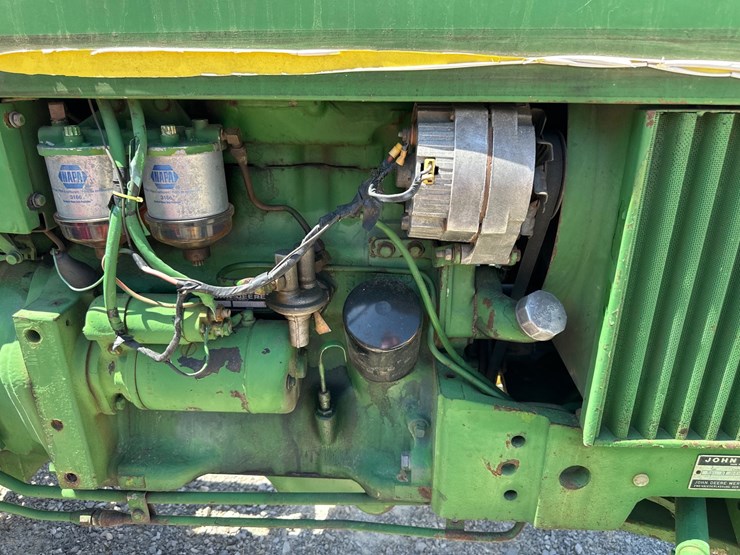 john-deere-820-image-6