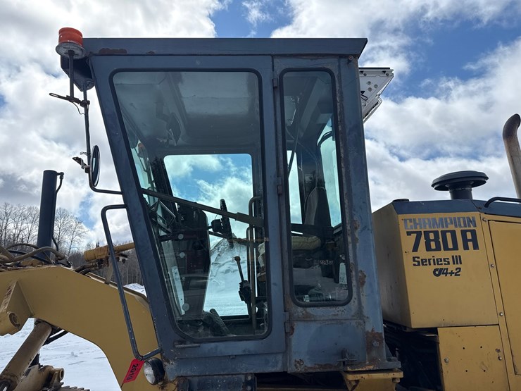 2019-champion-780a-image-16