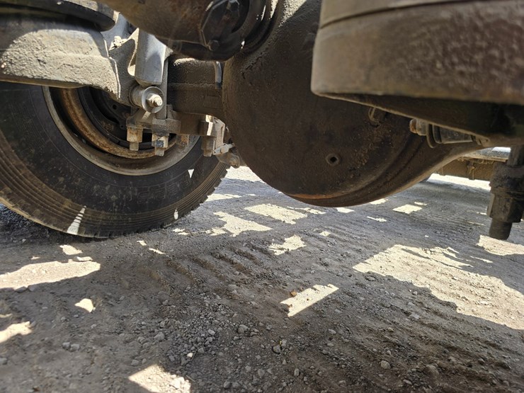 2017-peterbilt-348-image-81