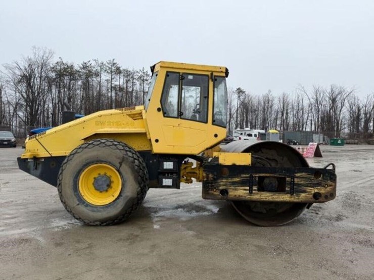2011-bomag-bw211d-40-image-3