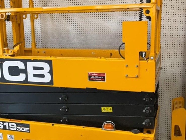 #407-•-jcb-s1930e-19'-scissor-lift-image-4