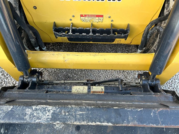 yanmar-s220r-image-10