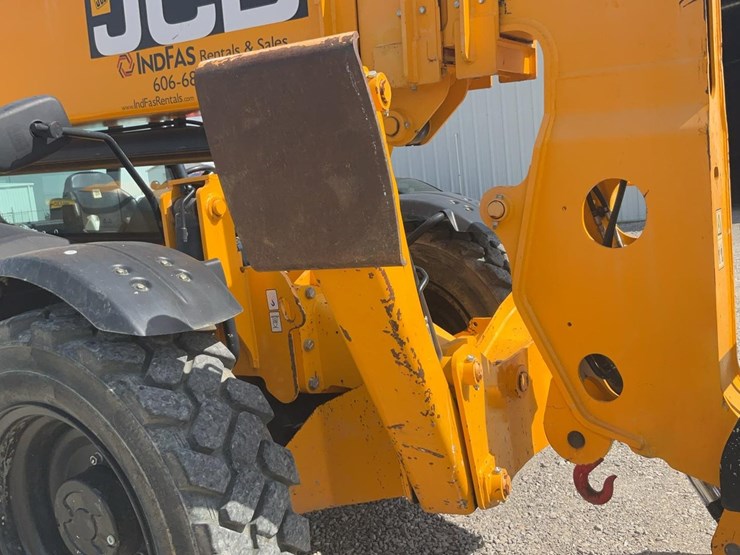 2022-jcb-510-56-image-46