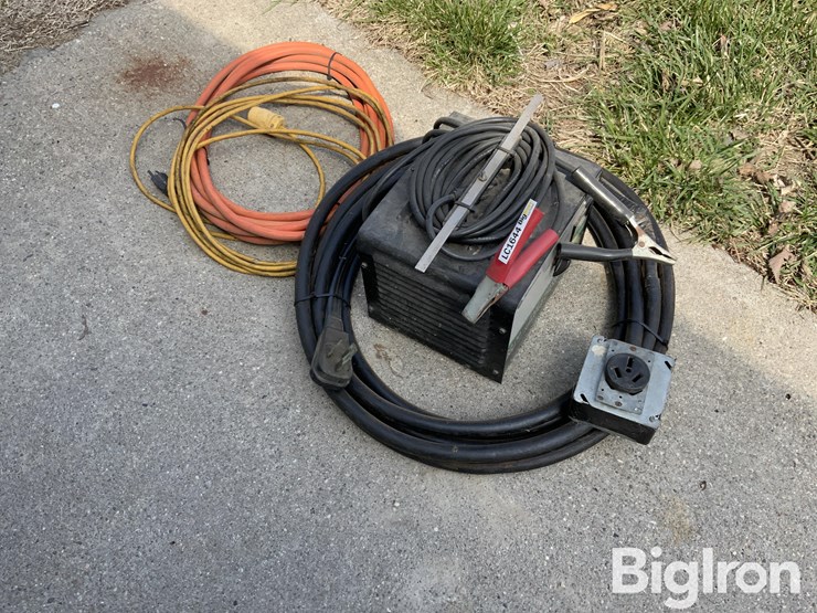 battery-charger-&-220v-cord-image-3