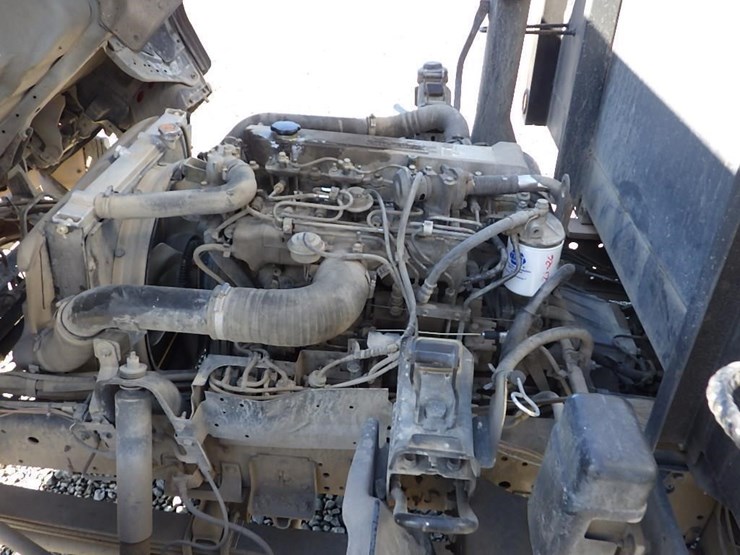 2004-isuzu-nqr-image-10