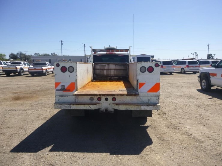 2005-chevrolet-3500-image-12