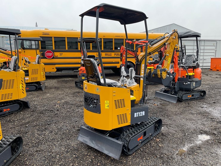 #3298-•-2026-ats-rt12r-mini-excavator-image-3