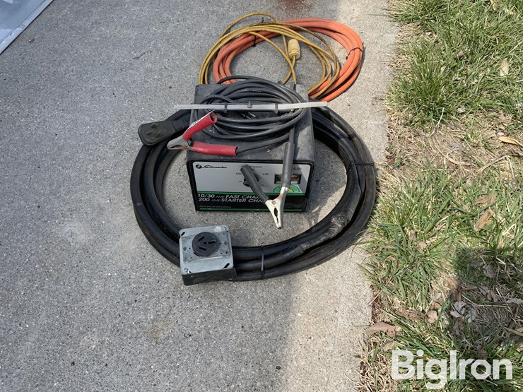 battery-charger-&-220v-cord-image-2