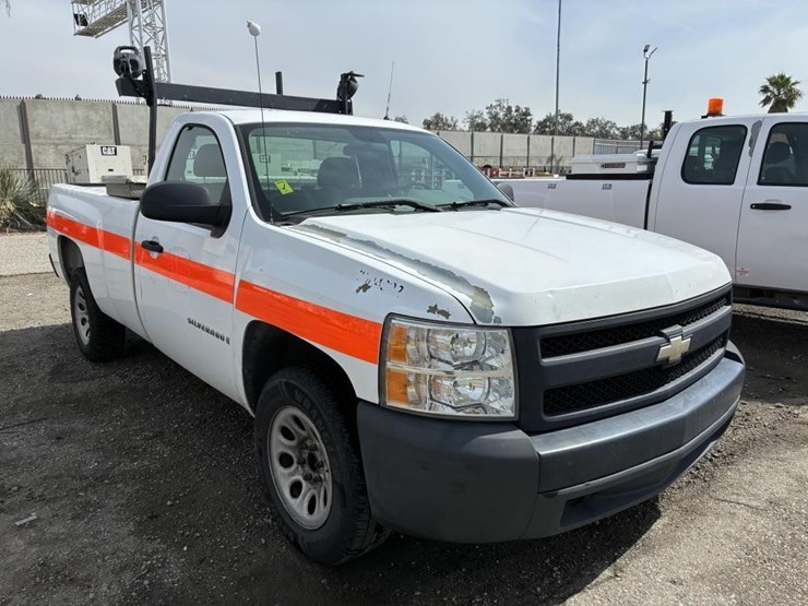 2008-chevrolet-silverado-1500-image-2