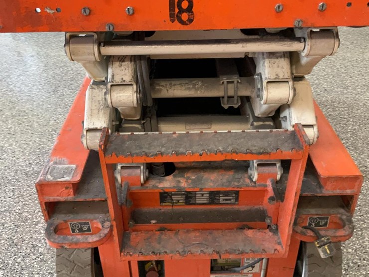 #424-•-2020-snorkel-19'-scissor-lift-image-9