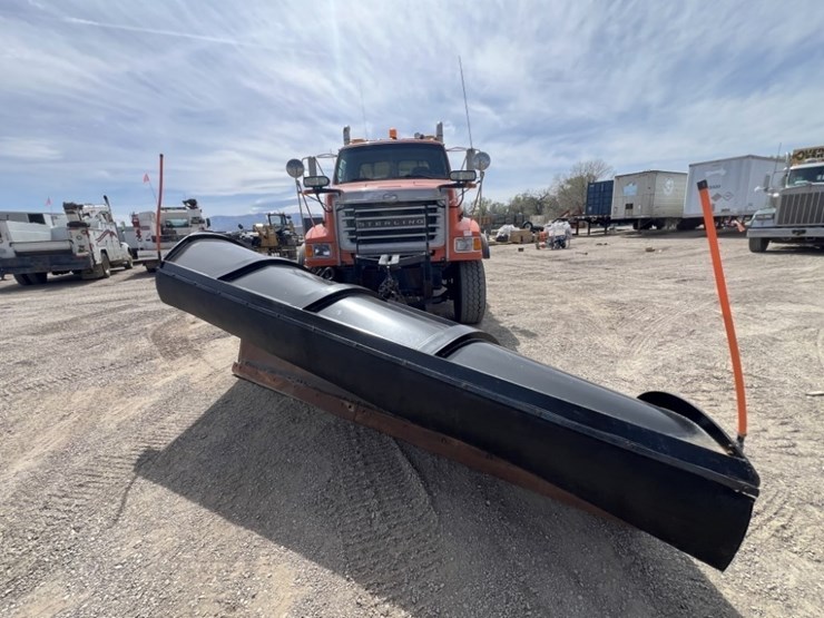 2007-sterling-l9500-image-8