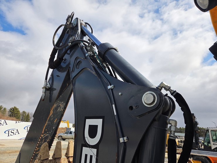 2019-deere-310-image-42